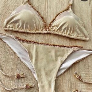 Holographic golden cheeky bikini set ☀️